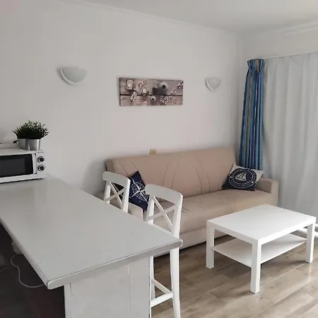 Juncos * بلايا ديل إنغلز